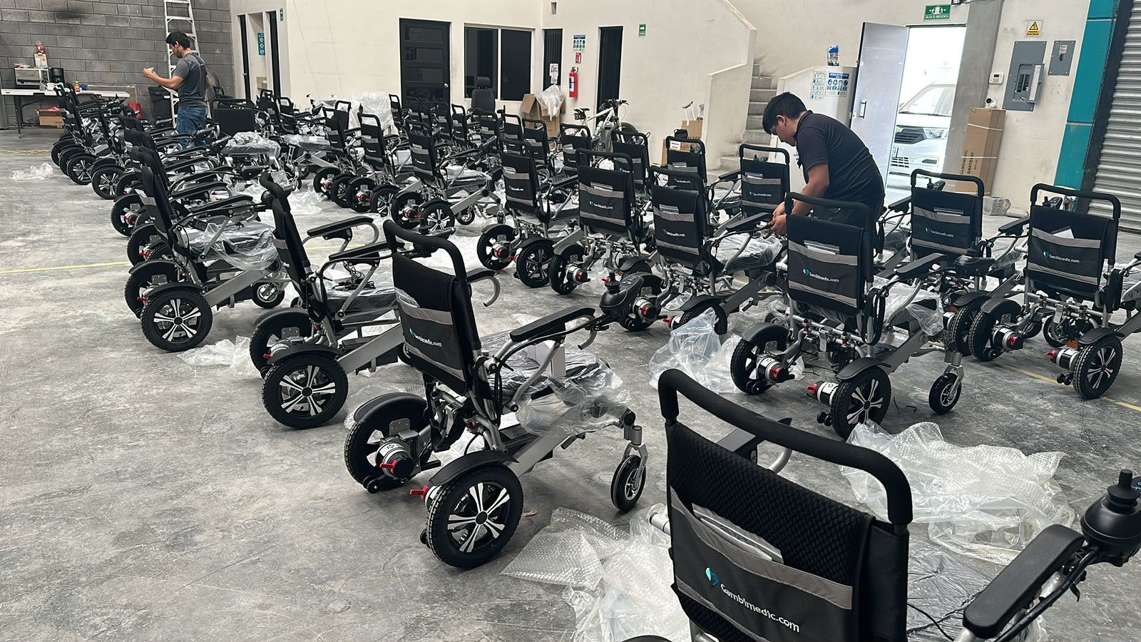 Modelos de sillas de ruedas eléctricas armados y listos para probar en Monterrey