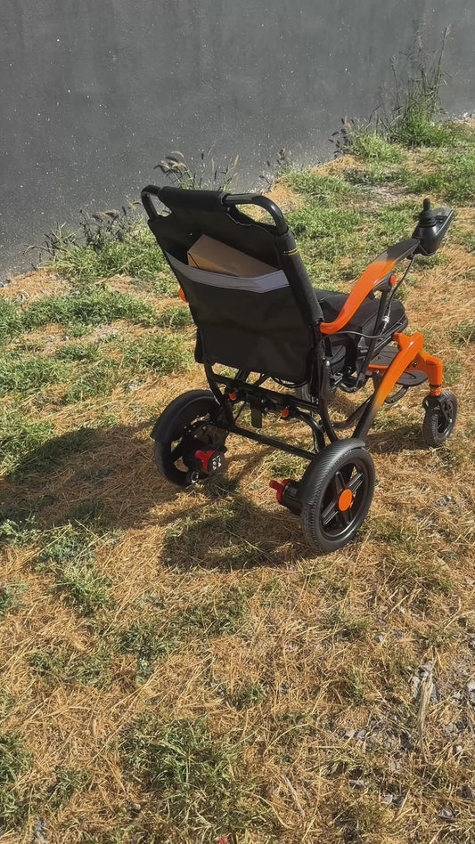 Gambimedic Silla De Ruedas Electrica Todoterreno Mod. 226 Aluminio + Fibra De Carbono Superligera Peso 19 Kg Portatil Plegable Bateria Litio 288wh Permitida En Avion